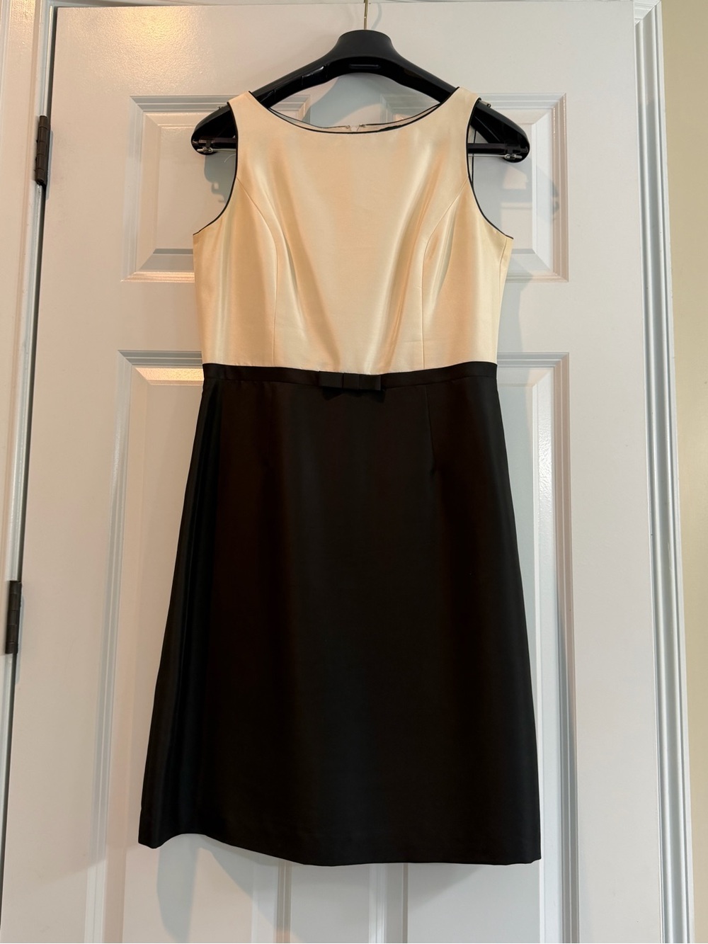Ann Taylor Ivory and Black Sleeveless Two-Tone Sheath Dress
